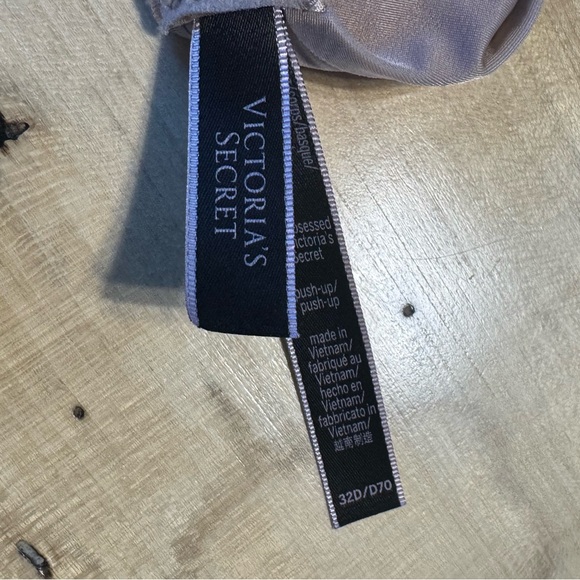 Victoria's Secret So Obsessed Bra 32D - Picture 3 of 6